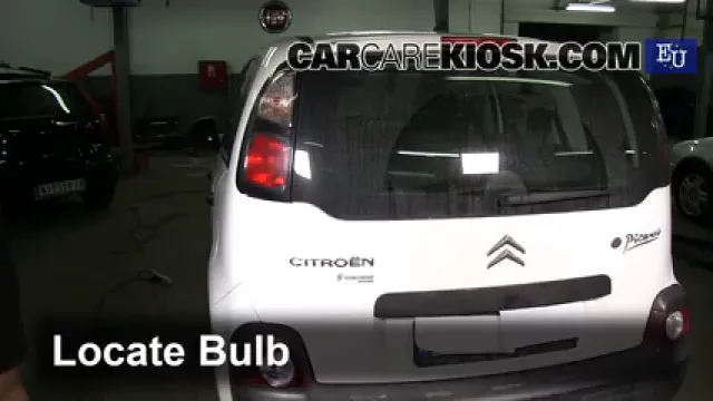 2011 Citroen C3 Picasso e-HDI Airdream 1.6L 4 Cyl. Turbo Diesel Éclairage Feu stop (remplacer ampoule)